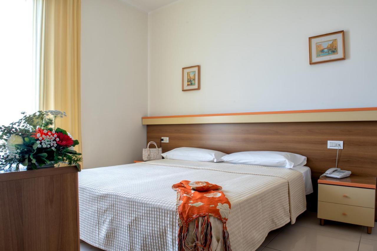 Hotel Le Tegnue Sottomarina Buitenkant foto